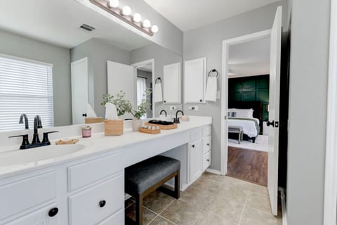 Double vanity