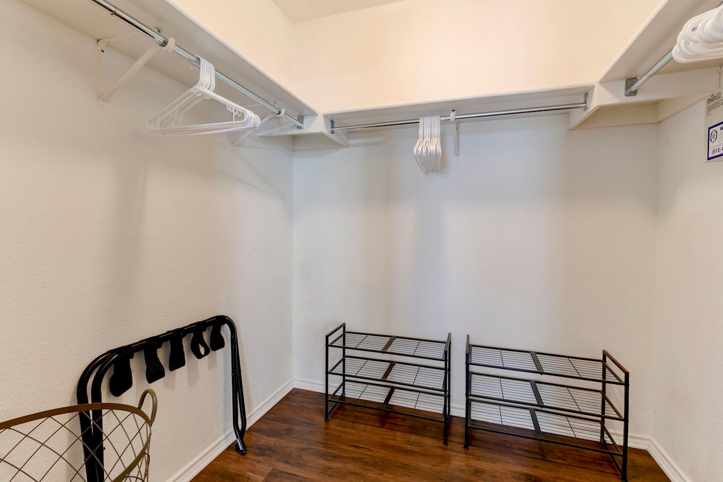 Walk in closets! Walk in closets! - Little Tree Bend - Cedar Park