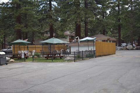Mammoth Rustic Retreat