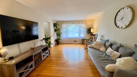 3BR DC Family Home - Metro Free Parking WiFi Pets
