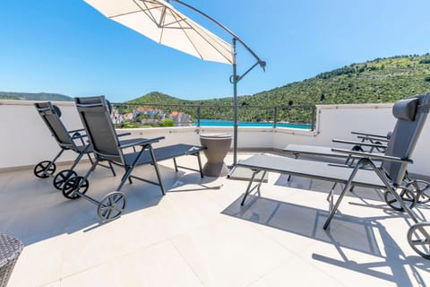Apartments Lonamare - Unit 377224-13