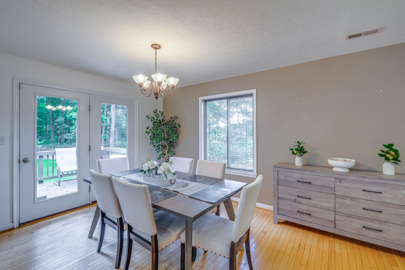 jacuzzi-*-gym-*-deck-+-near-va-wineries/