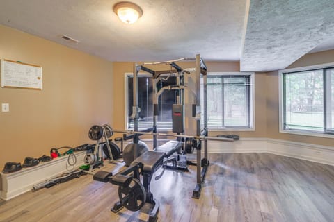 Jacuzzi • Gym • Deck + Near VA Wineries