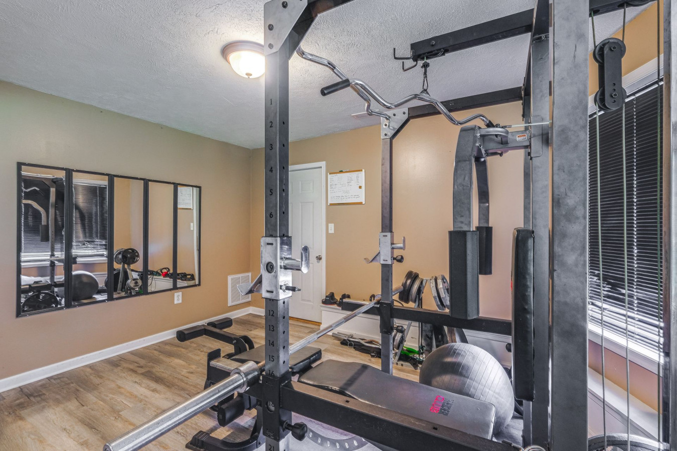 jacuzzi-*-gym-*-deck-+-near-va-wineries/