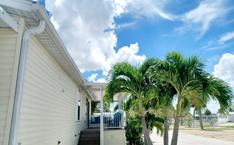 Front stairs leading Patio