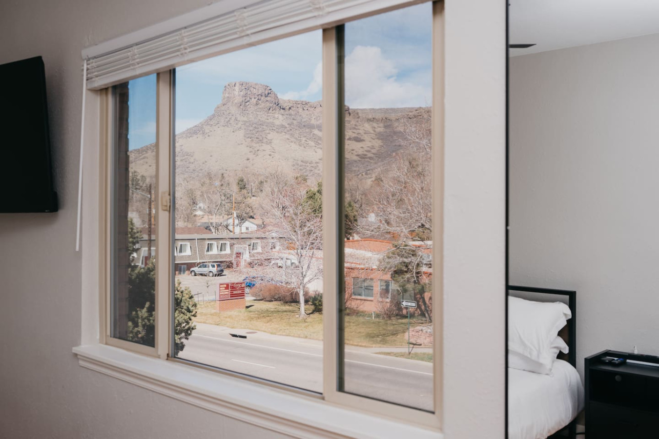 10-min-to-red-rocks-or-dt-golden-or-king-bed/