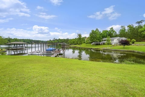 5BR Lakefront Home - Dock & Boat Rental + Views!