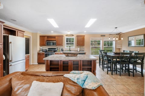5BR Lakefront Home - Dock & Boat Rental + Views!