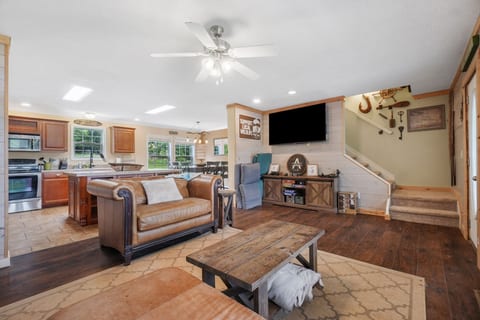 5BR Lakefront Home - Dock & Boat Rental + Views!