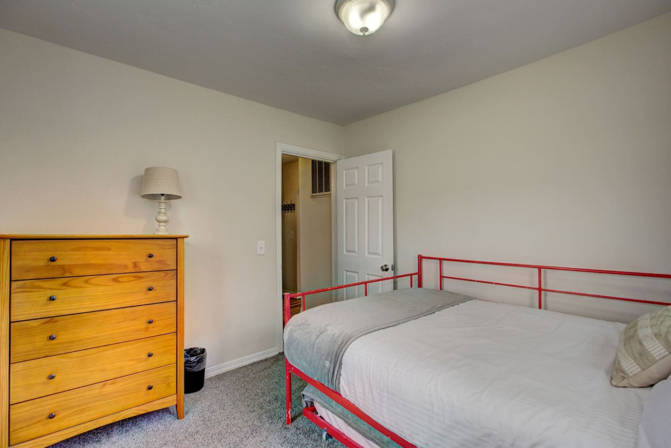 cozy-family-retreat-in-star-idaho/