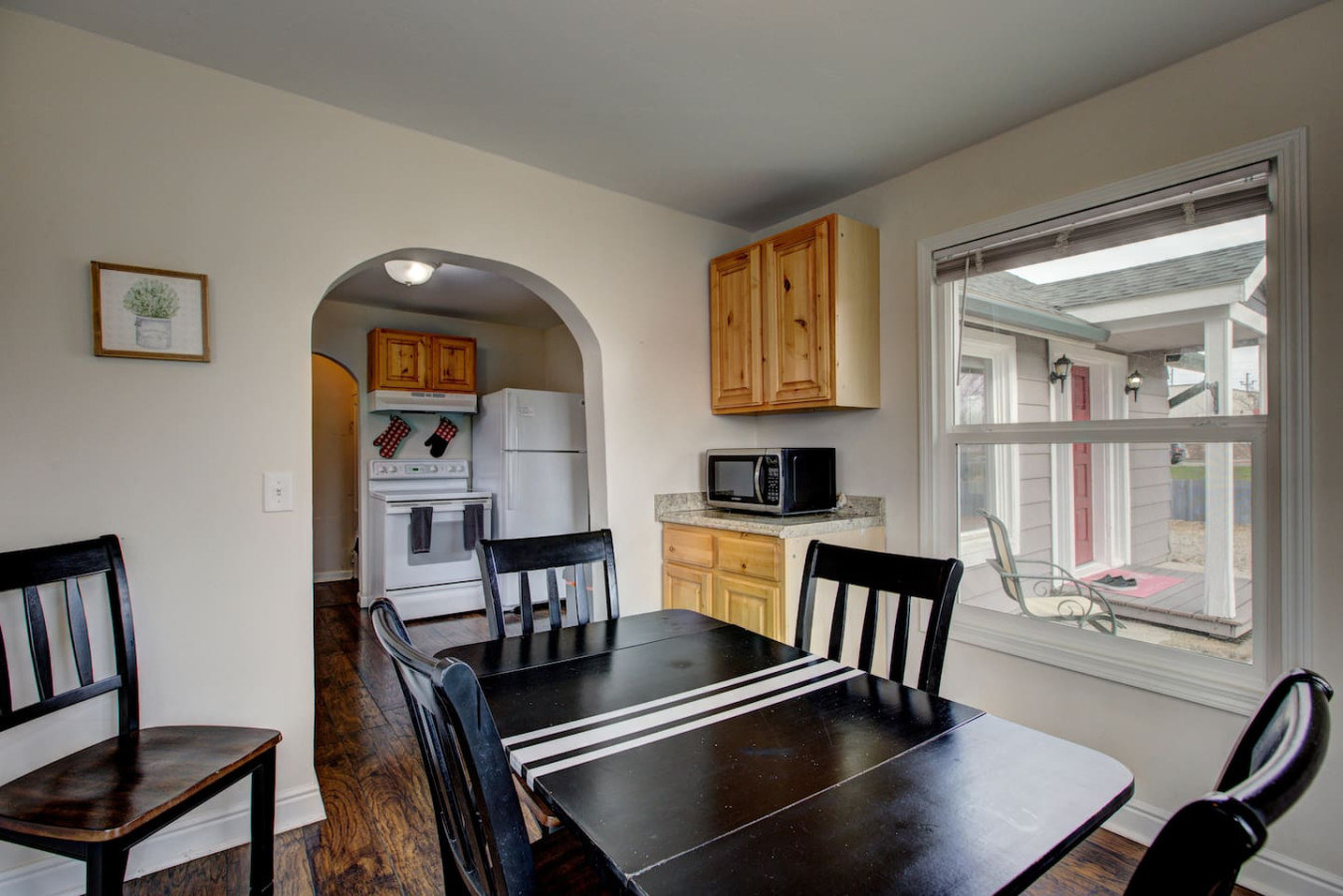 cozy-family-retreat-in-star-idaho/