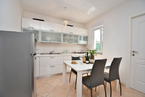 Apartment Beba - Unit 377288-13