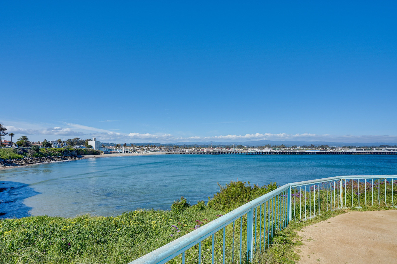 modern-santa-cruz-studio-near-beach-+-hot-tub/