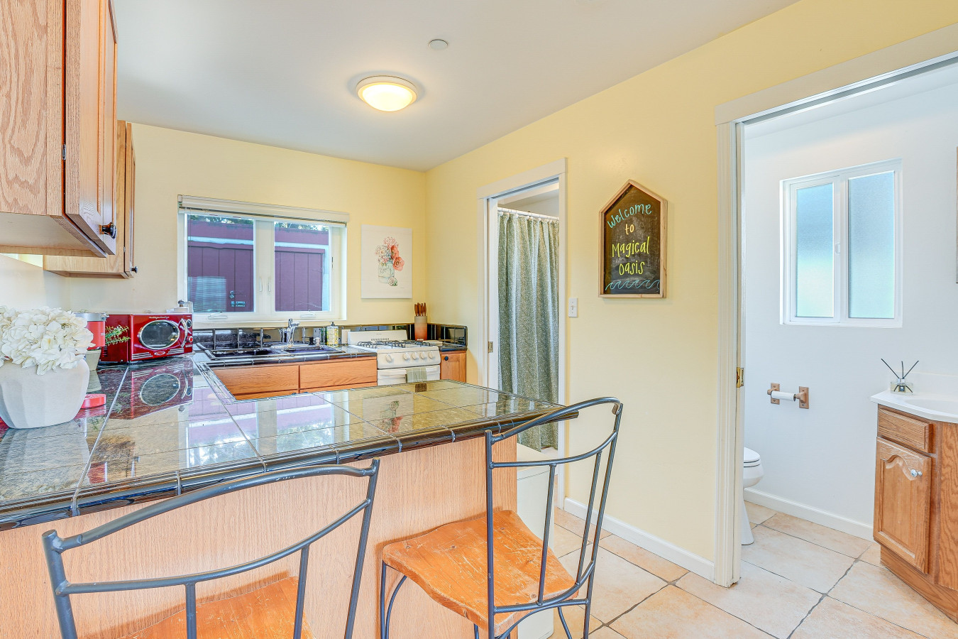 modern-santa-cruz-studio-near-beach-+-hot-tub/