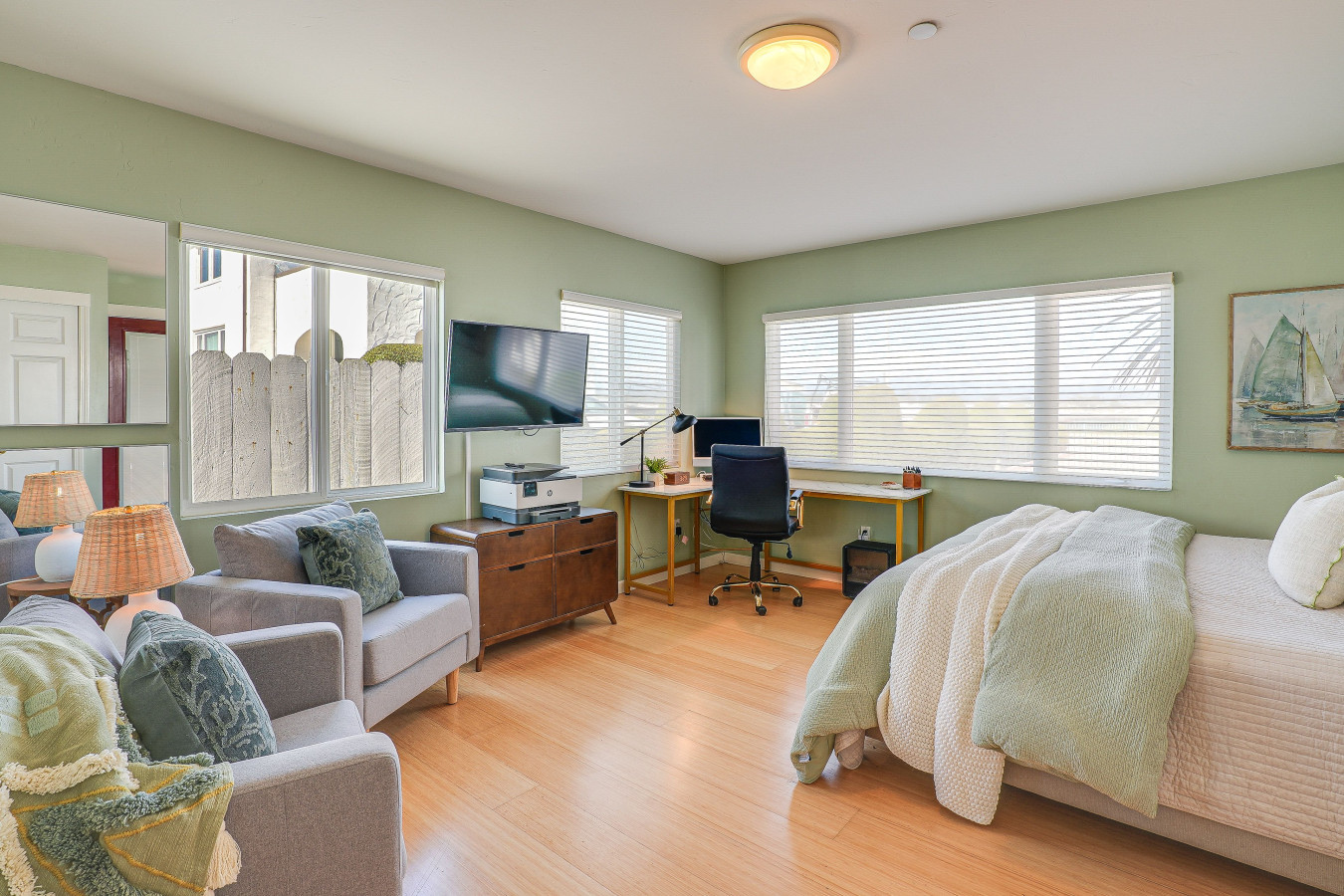 modern-santa-cruz-studio-near-beach-+-hot-tub/