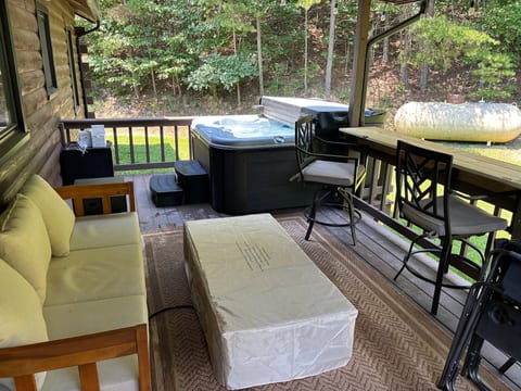 New Hot Tub - Sweet Pines Cabin - Sleeps up to 8