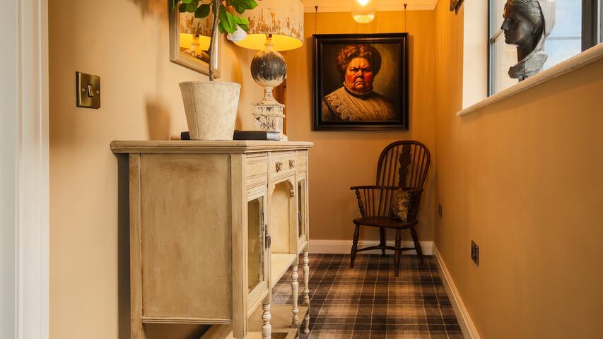 town-centre-unique-spacious-georgian-listed/