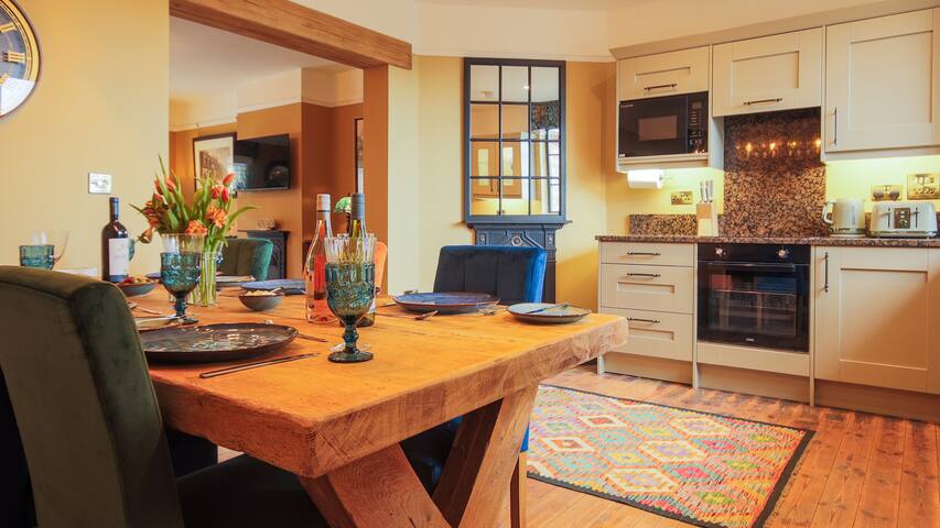 town-centre-unique-spacious-georgian-listed/