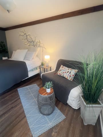 REDUCED RATE Baseball Regionals! PRIME location - - Oxford