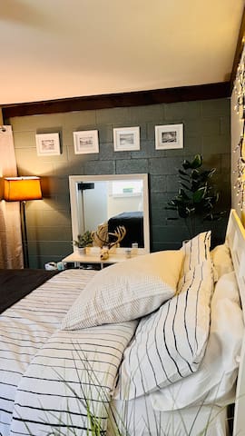 REDUCED RATE Baseball Regionals! PRIME location - - Oxford