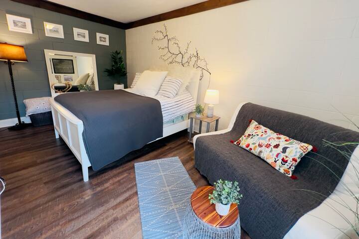 REDUCED RATE Baseball Regionals! PRIME location - - Oxford