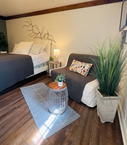 REDUCED RATE Baseball Regionals! PRIME location - - Oxford