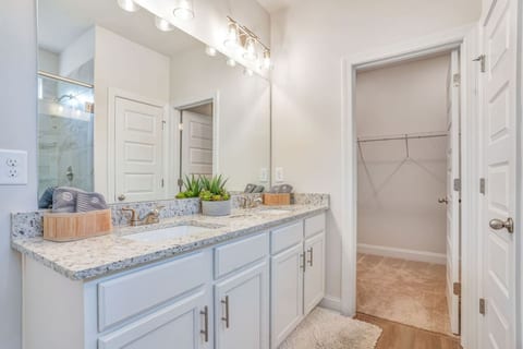 Spacious Bonaire Home With 5 Bed