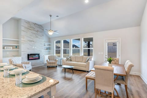 Spacious Bonaire Home With 5 Bed