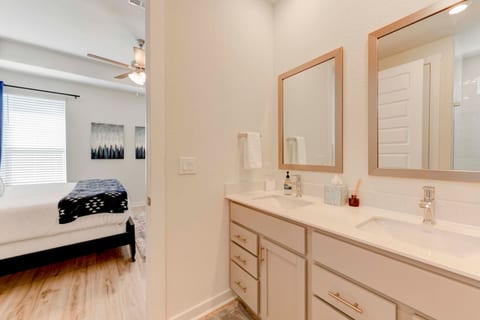 Corporate House in Tracy 5 Bed