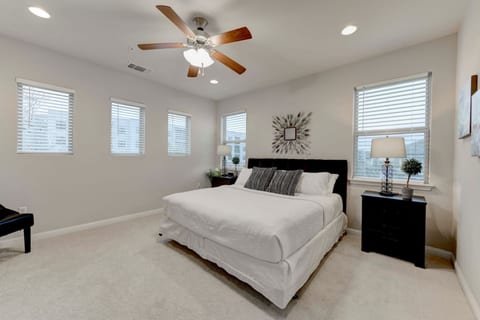 Georgetown Spacious 4B Townhome