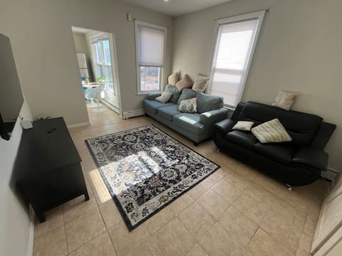 Modern Oasis| 8 guests| 25 min from NYC