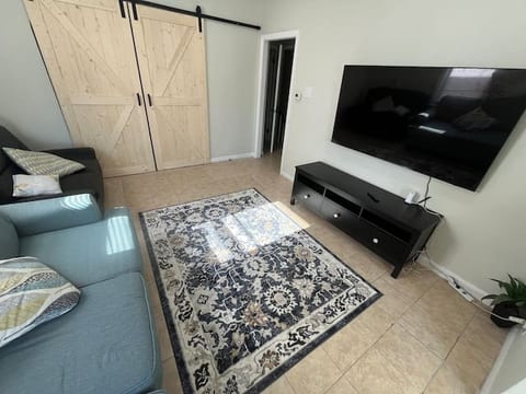 Modern Oasis| 8 guests| 25 min from NYC