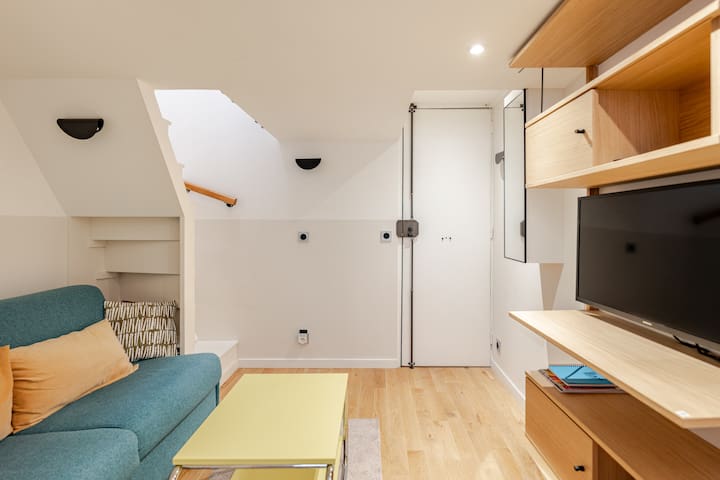 Stylish Duplex in Vibrant Center