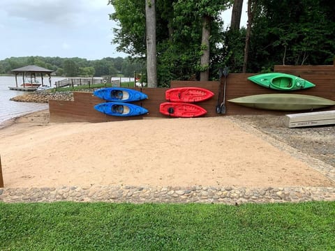 Camm’s Lakeside Retreat (Close to Charlotte)