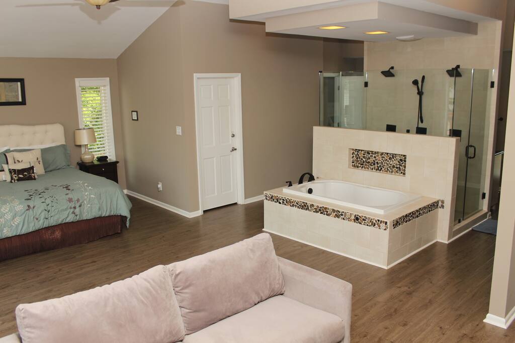 Camm’s Lakeside Retreat (Close to Charlotte) - Belmont Camm’s Lakeside Retreat (Close to Charlotte) - Belmont