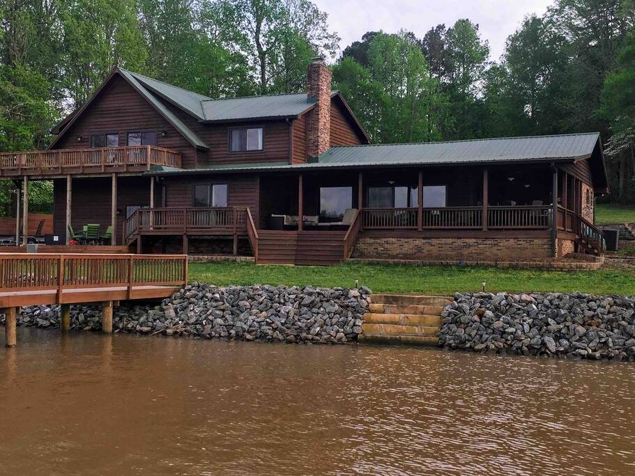 Camm’s Lakeside Retreat (Close to Charlotte) - Belmont Camm’s Lakeside Retreat (Close to Charlotte) - Belmont