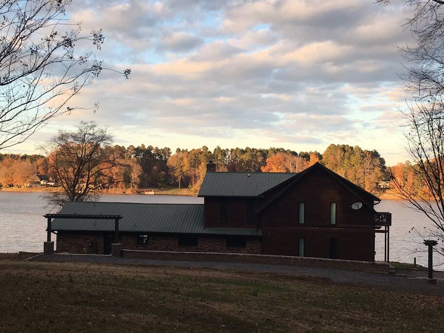 A view from the road...wait until you walk through the door. A view from the road...wait until you walk through the door. - Camm’s Lakeside Retreat (Close to Charlotte) - Belmont