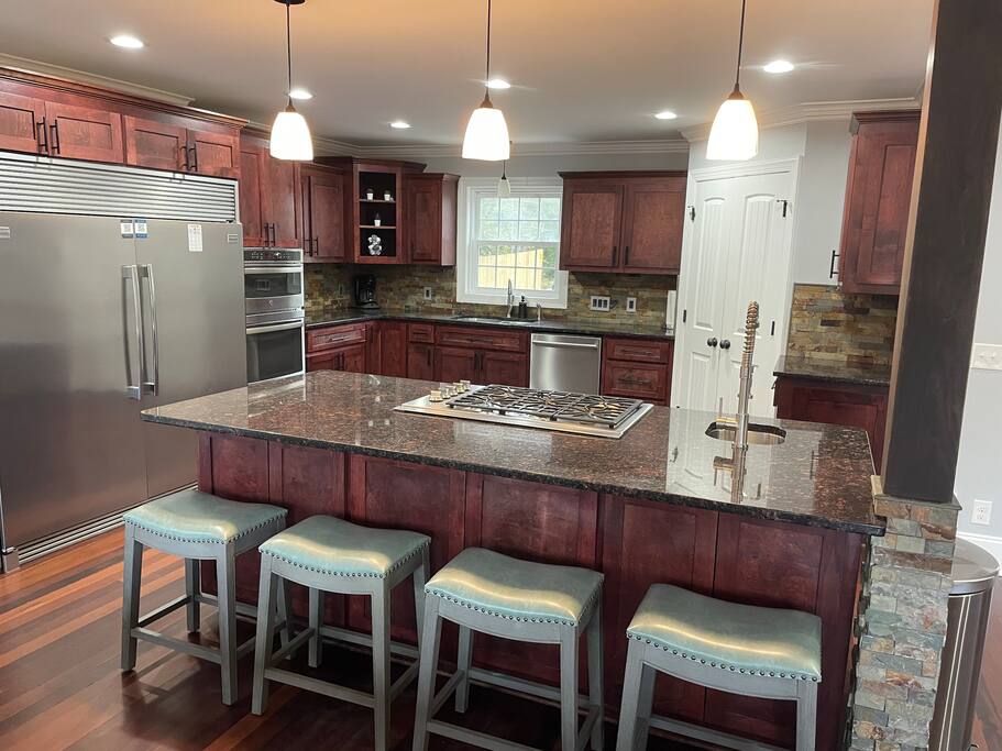Chalet on Lake Wylie, Waterfront w/Beach/Sleeps 16 - Belmont Chalet on Lake Wylie, Waterfront w/Beach/Sleeps 16 - Belmont