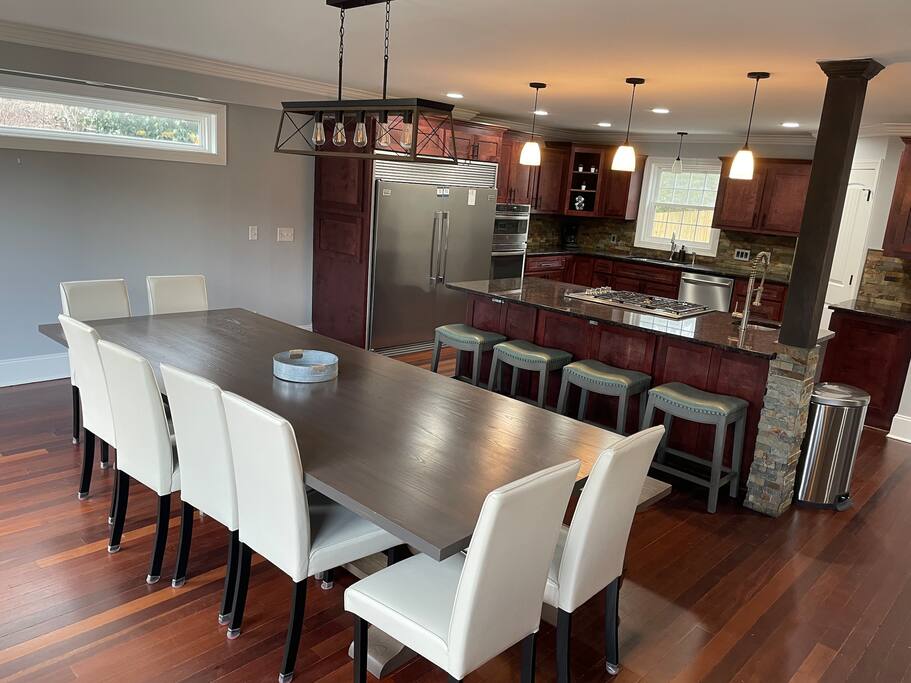 Chalet on Lake Wylie, Waterfront w/Beach/Sleeps 16 - Belmont Chalet on Lake Wylie, Waterfront w/Beach/Sleeps 16 - Belmont