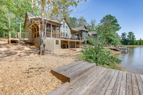 New 3BR Lakefront Home w/ Dock + Fishing Pond