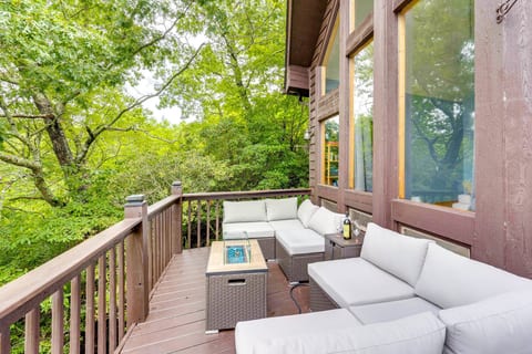 Stunning Views - Hot Tub - Fire Pit - Grill