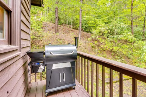 Stunning Views - Hot Tub - Fire Pit - Grill