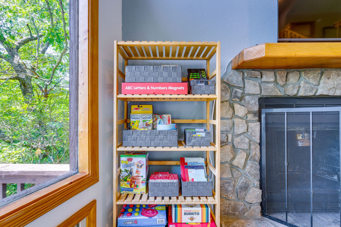 stunning-views-hot-tub-fire-pit-grill/