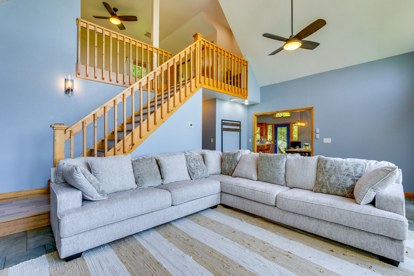 stunning-views-hot-tub-fire-pit-grill/