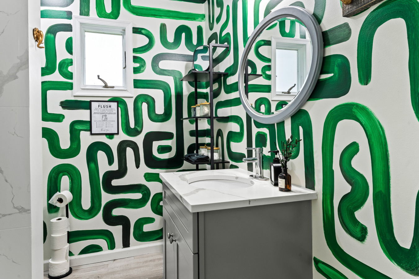 Complete bathroom, fully stocked with all the essentials you need.