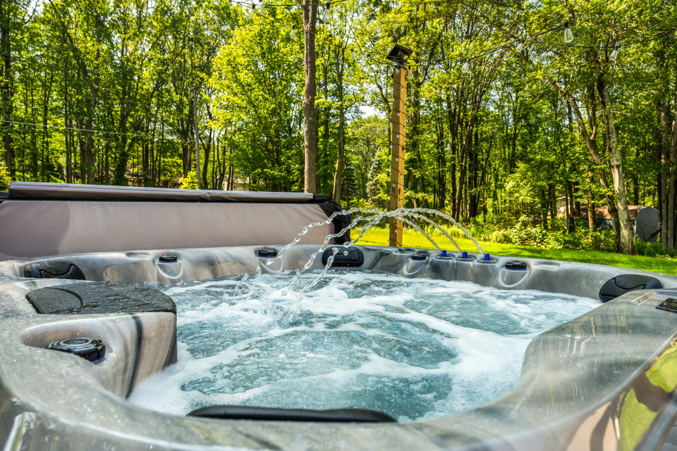 Soak and Relax in this hot-tub for 8
