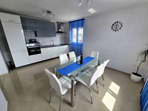 Apartment Letica - Unit 377286-13