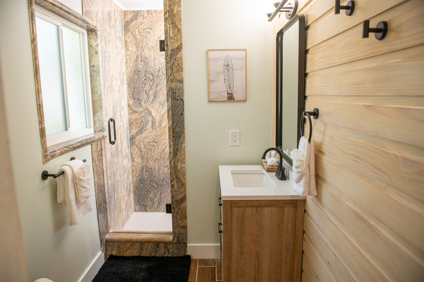 Sleeps 24-Beachfront Entire Resort- Outdoor Pool 7BR - Madeira Beach