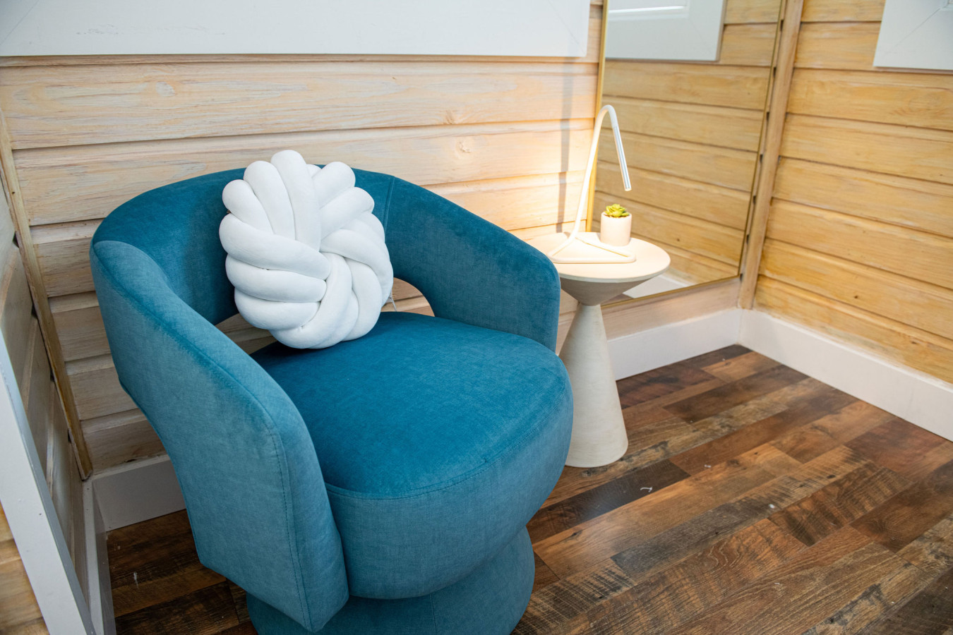 Sleeps 24-Beachfront Entire Resort- Outdoor Pool 7BR - Madeira Beach