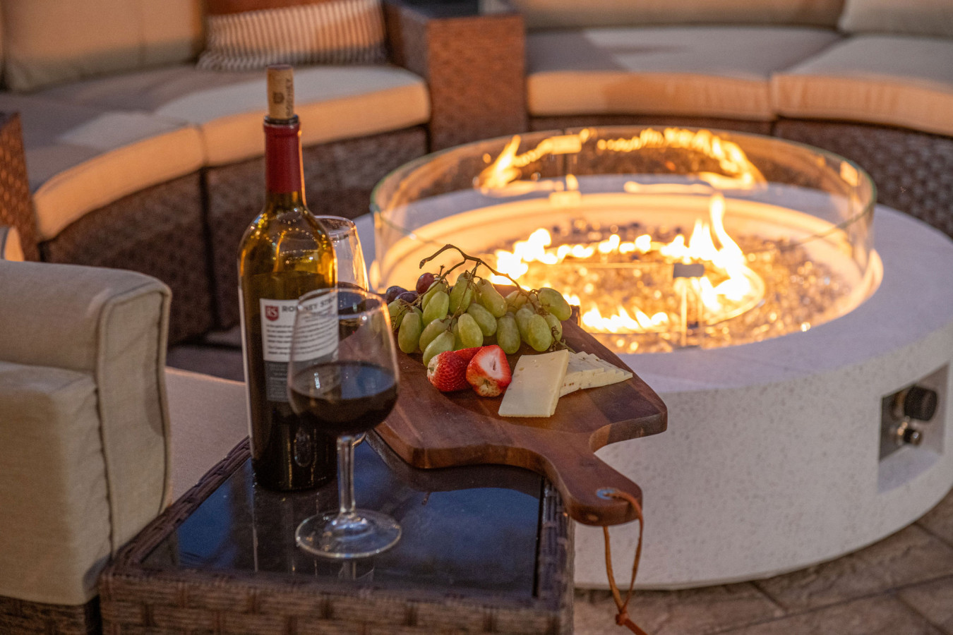 Sleeps 24-Beachfront Entire Resort- Outdoor Pool 7BR - Madeira Beach